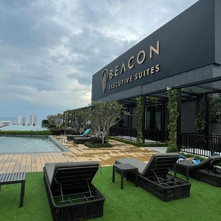 13 Beacon Executive Suites #Rooftoppool #Luxurysuites 조지타운 외부 사진