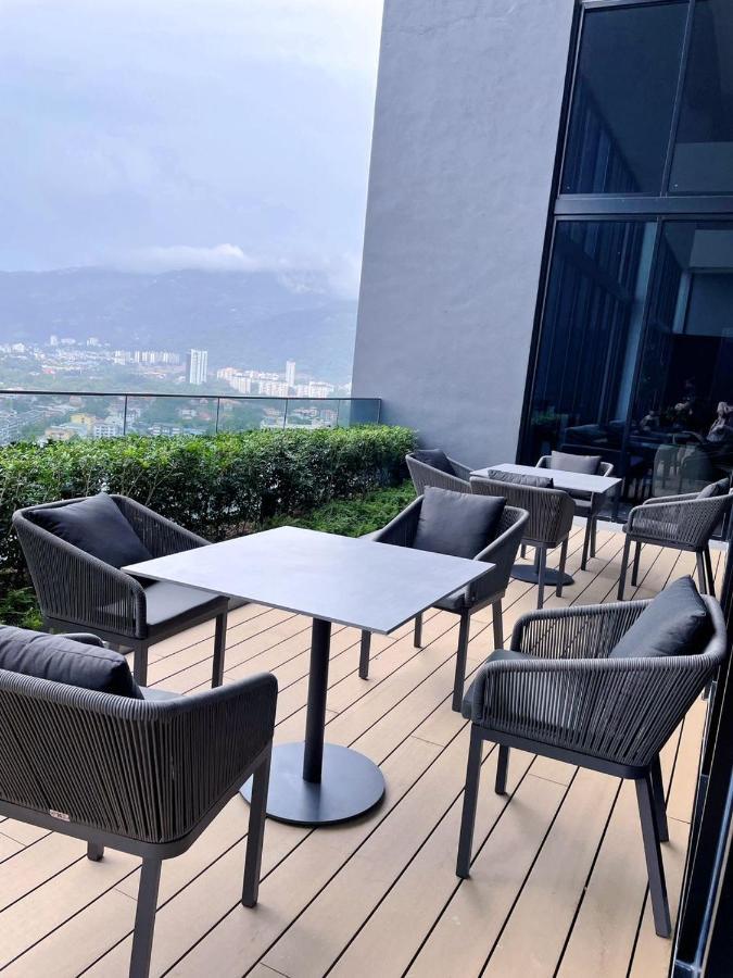 13 Beacon Executive Suites #Rooftoppool #Luxurysuites 조지타운 외부 사진